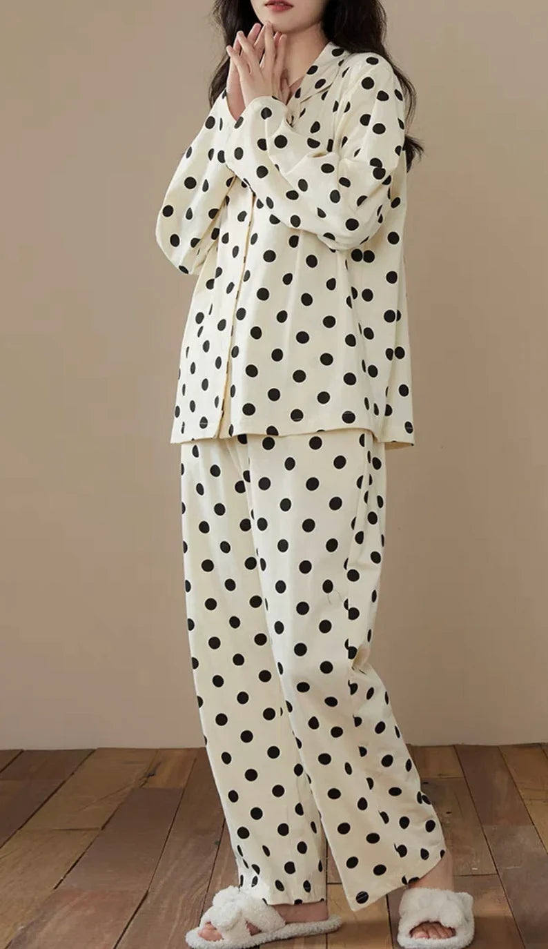 Black & White polka